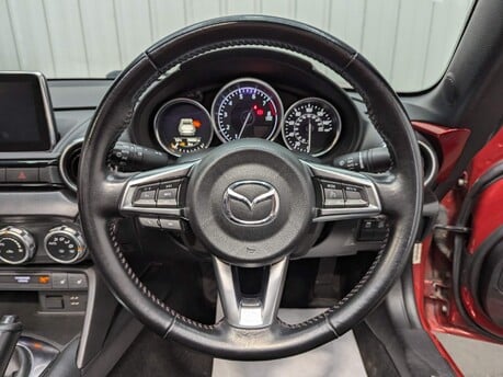 Mazda MX-5 RF SPORT NAV 74