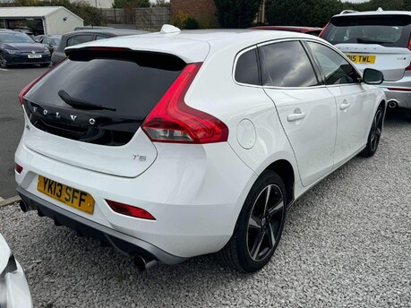 Volvo V40 D2 R-DESIGN 3