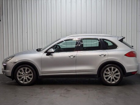 Porsche Cayenne XDRIVE50E M SPORT PHEV 16