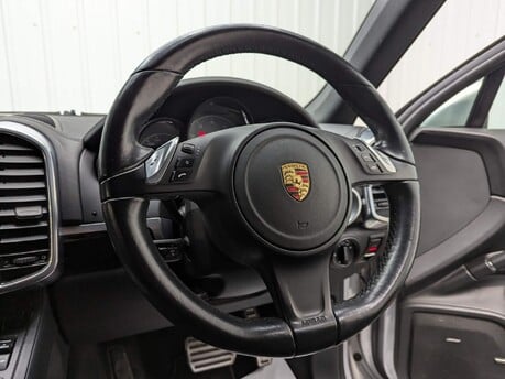 Porsche Cayenne V8 S TIPTRONIC S 76