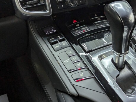 Porsche Cayenne V8 S TIPTRONIC S 84