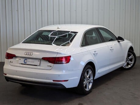 Audi A4 TFSI SPORT 10