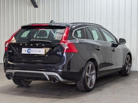 Volvo V60 D2 R-DESIGN NAV 40