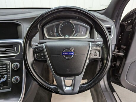 Volvo V60 D2 R-DESIGN NAV 68