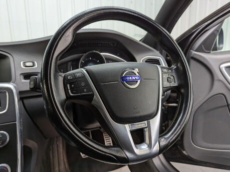 Volvo V60 D2 R-DESIGN NAV 70