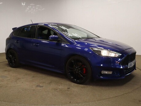 Ford Focus ST-2 3