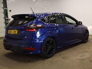 Ford Focus ST-2 5