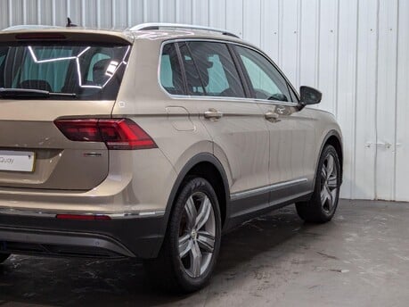 Volkswagen Tiguan SEL TSI 4MOTION DSG 38