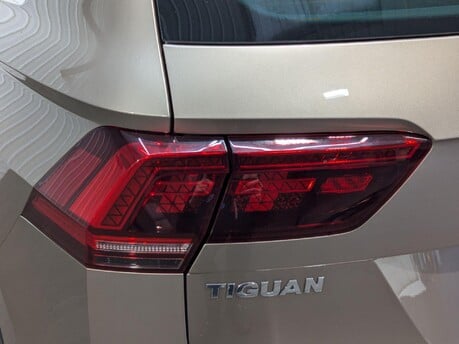 Volkswagen Tiguan SEL TSI 4MOTION DSG 43