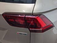 Volkswagen Tiguan SEL TSI 4MOTION DSG 44