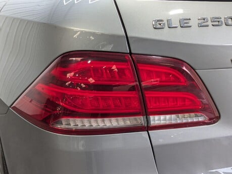 Mercedes-Benz GLE GLE 250 D 4MATIC AMG LINE 41