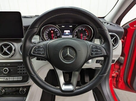 Mercedes-Benz GLA GLA 200 SPORT PREMIUM 72