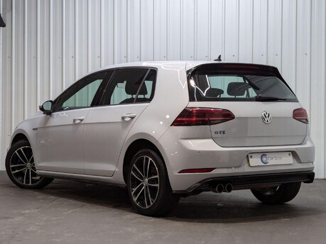 Volkswagen Golf GTE DSG 11