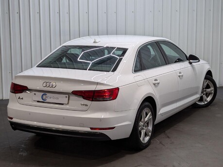 Audi A4 TFSI SPORT 10