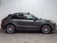 Porsche Macan TURBO PDK 11