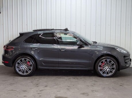 Porsche Macan TURBO PDK 11