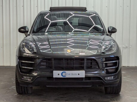 Porsche Macan TURBO PDK 19