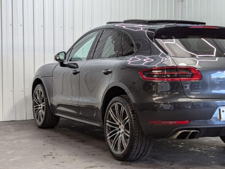 Porsche Macan TURBO PDK 34