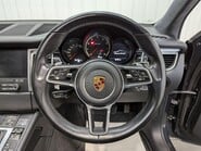 Porsche Macan TURBO PDK 66