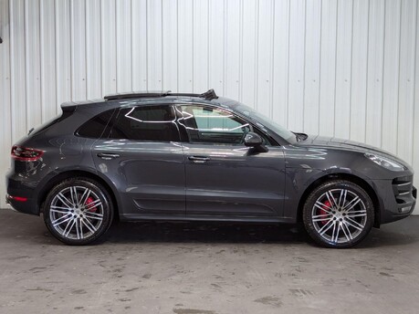 Porsche Macan TURBO PDK 13