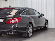 Mercedes-Benz CLS CLS63 AMG 37