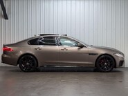 Jaguar XF V6 S 14