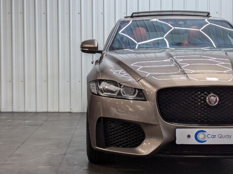 Jaguar XF V6 S 26