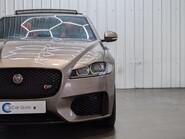 Jaguar XF V6 S 31