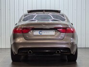 Jaguar XF V6 S 37