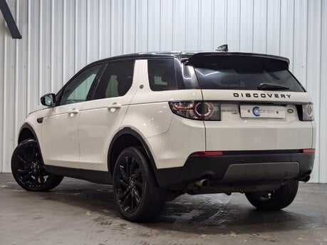 Land Rover Discovery Sport TD4 HSE BLACK 11