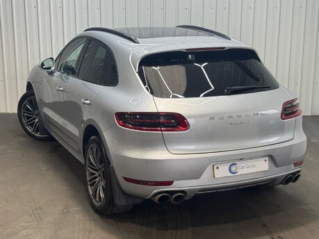 Porsche Macan S PDK 10