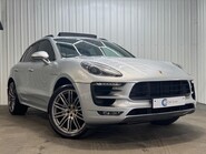 Porsche Macan S PDK 33