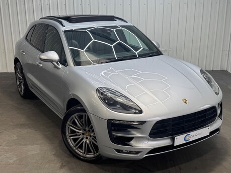 Porsche Macan S PDK 34