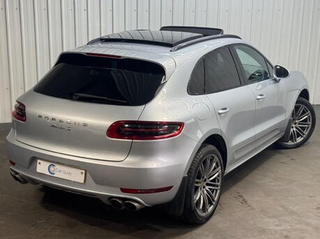 Porsche Macan S PDK 38