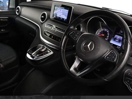 Mercedes-Benz V Class V220 D SPORT L 9