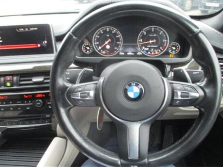 BMW X6 M50D 6