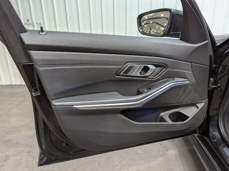 BMW 3 Series 2.0 320d MHT M Sport Touring Auto Euro 6 (s/s) 5dr 54