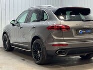 Porsche Cayenne 3.0 TD V6 TiptronicS 4WD Euro 6 (s/s) 5dr 29