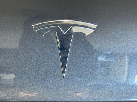 Tesla Model 3 (Dual Motor) Long Range Auto 4WDE 4dr 39
