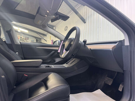 Tesla Model 3 (Dual Motor) Long Range Auto 4WDE 4dr 56