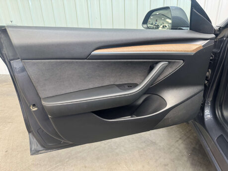 Tesla Model 3 (Dual Motor) Long Range Auto 4WDE 4dr 62
