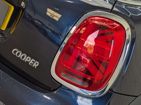 Mini Hatch Hatch 1.5 Cooper Exclusive Euro 6 (s/s) 3dr 47