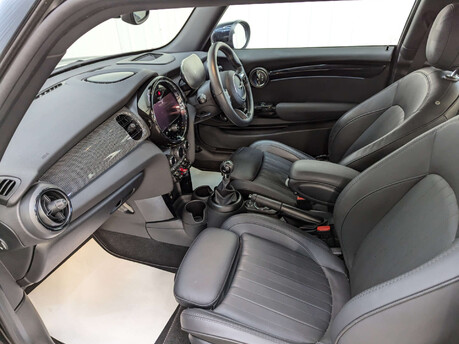 Mini Hatch Hatch 1.5 Cooper Exclusive Euro 6 (s/s) 3dr 61