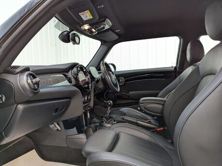 Mini Hatch Hatch 1.5 Cooper Exclusive Euro 6 (s/s) 3dr 62