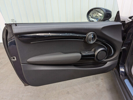 Mini Hatch Hatch 1.5 Cooper Exclusive Euro 6 (s/s) 3dr 67