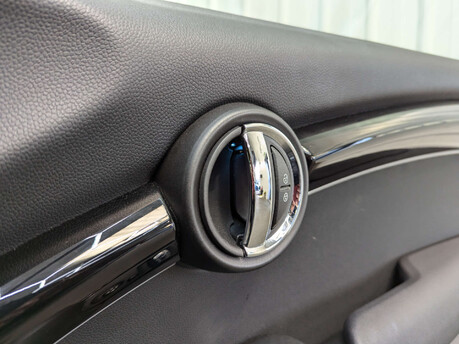 Mini Hatch Hatch 1.5 Cooper Exclusive Euro 6 (s/s) 3dr 87