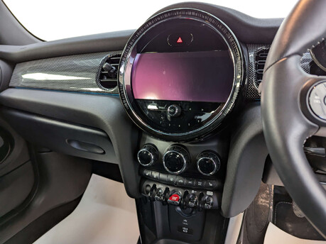 Mini Hatch Hatch 1.5 Cooper Exclusive Euro 6 (s/s) 3dr 92