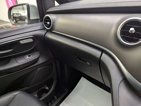 Mercedes-Benz V Class V Class 2.2 V220d Sport G-Tronic+ Euro 6 (s/s) 5dr 8 Seat LWB 99