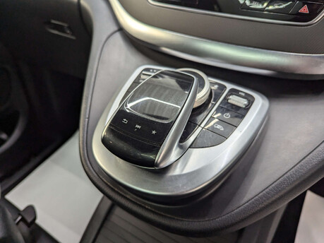 Mercedes-Benz V Class V Class 2.2 V220d Sport G-Tronic+ Euro 6 (s/s) 5dr 8 Seat LWB 96
