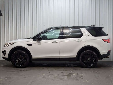 Land Rover Discovery Sport Discovery Sport 2.0 TD4 HSE Black Auto 4WD Euro 6 (s/s) 5dr 12